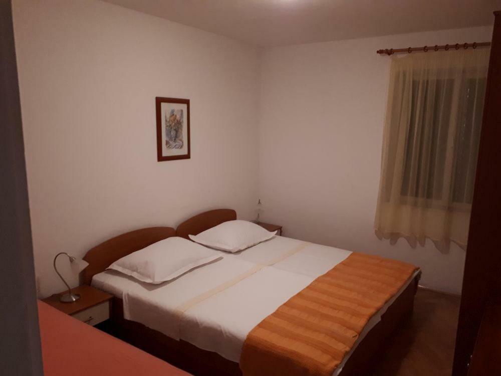 Pavlinovic Jure Apartment Makarska